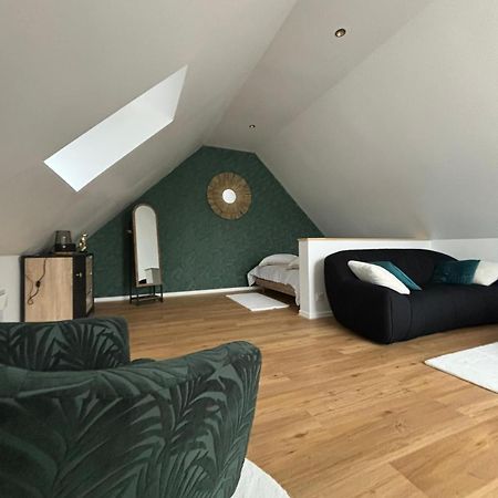 Le 911 Hotel Nazelles-Negron ภายนอก รูปภาพ