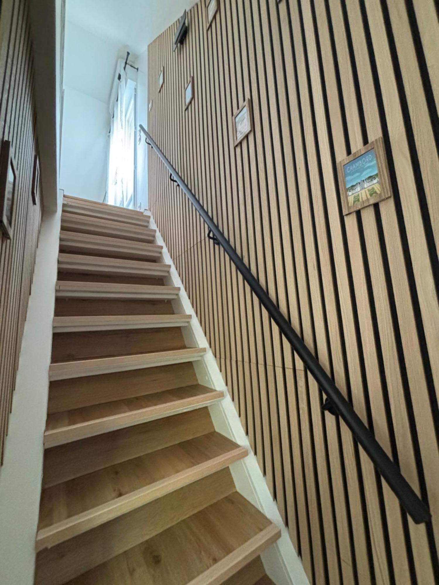 Le 911 Hotel Nazelles-Negron ภายนอก รูปภาพ